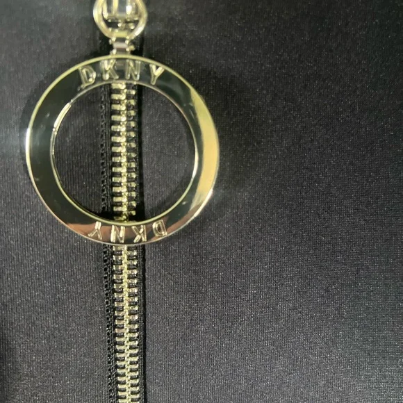 DKNY - Picture 8 of 9